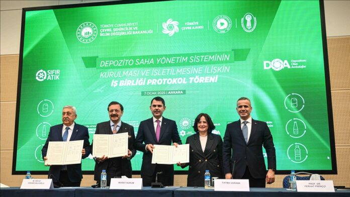 Türkiye Odalar ve Borsalar Birliği (TOBB) Yönetim Kurulu Başkanı Rifat Hisarcıklıoğlu, Türkiye'deki atıkları daha etkin değerlendirmenin sadece çevre için değil ülke ekonomisi için de zorunluluk haline geldiğini bildirdi.